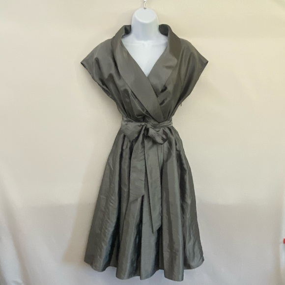 Jones Wear Dress Silver MIDI Dress Size 8 L-64